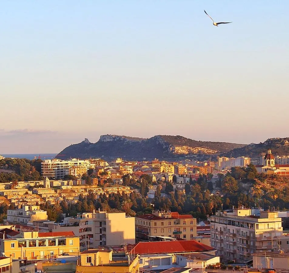 Elicriso Suites Cagliari 0*,