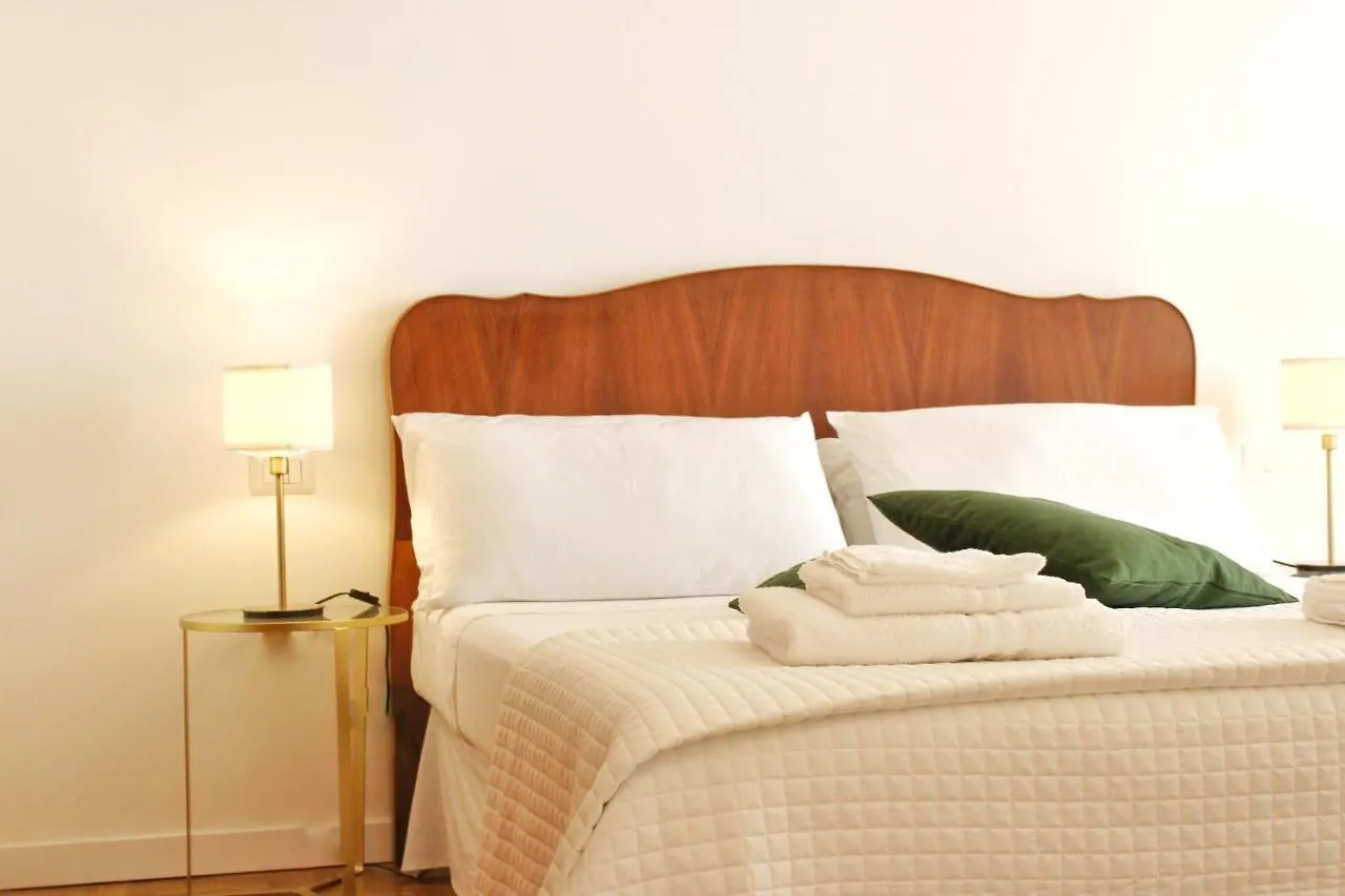 Elicriso Suites Cagliari 0*,  Italia